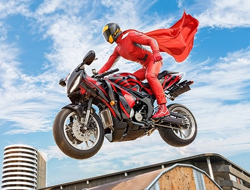 Spiel Echtes Motorrad Super Hero Stunt 3D  Online
